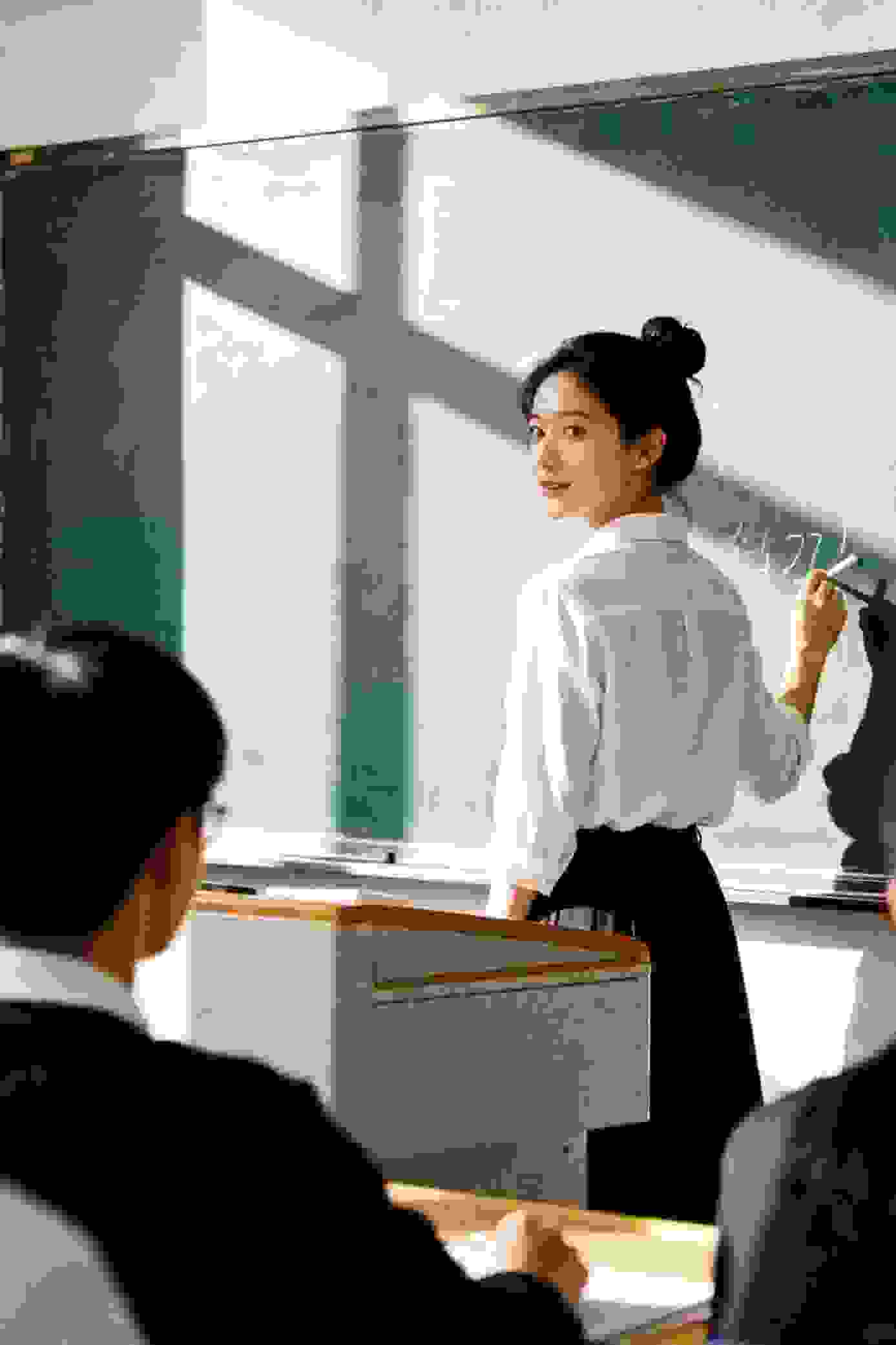 万亩黄桃烂泥全村后悔